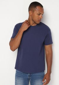 Born2be - Granatowa Bawełniana Koszulka T-shirt w Stylu Basic Malorisa. Okazja: na co dzień. Kolor: niebieski. Materiał: bawełna. Styl: klasyczny, casual, elegancki #5