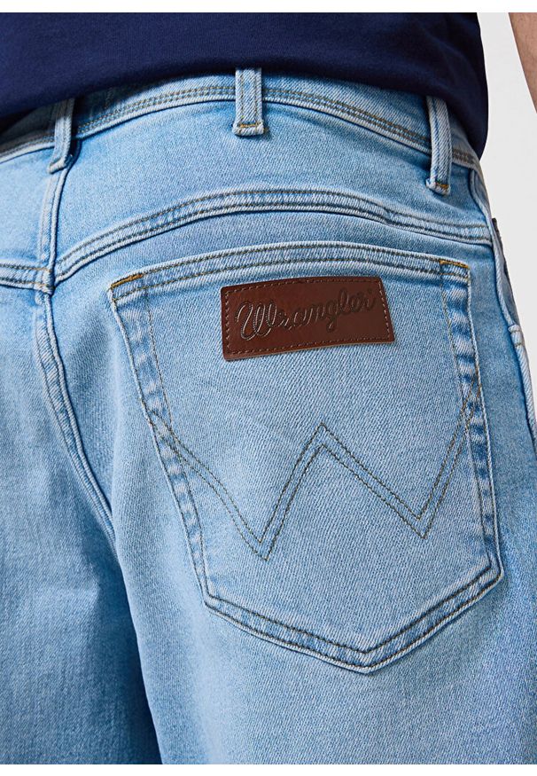 Wrangler - MESKIE SZORTY WRANGLER TEXAS SHORTS SUNRISE 112362338