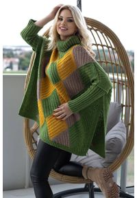 PeeKaBoo - Kolorowy sweter jak ponczo z golfem wzór w romby zielony. Typ kołnierza: golf. Kolor: zielony. Wzór: kolorowy. Styl: elegancki
