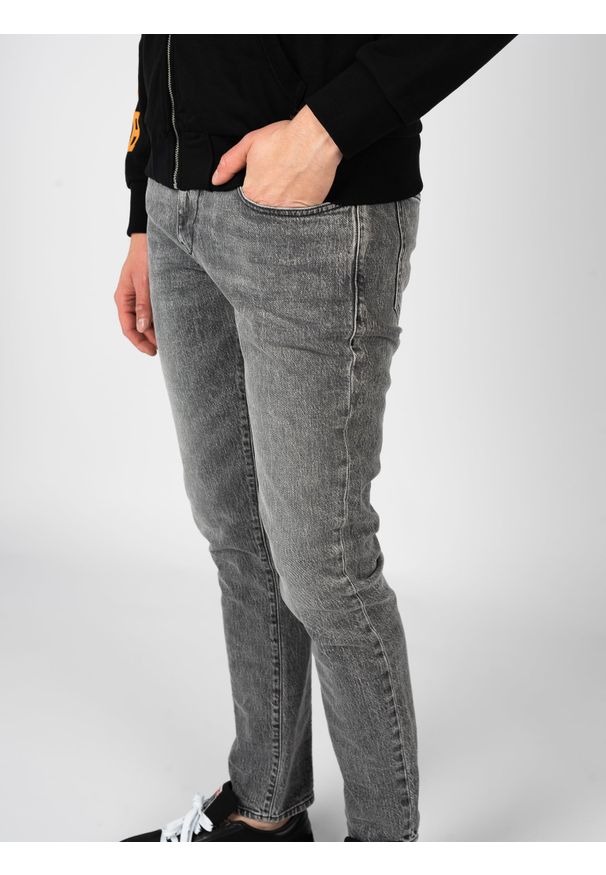 Diesel Jeansy "D-Strukt" | A12025-R09KA | Mężczyzna | Szary. Okazja: na co dzień. Kolor: szary. Wzór: aplikacja. Sezon: lato. Styl: elegancki, klasyczny, casual