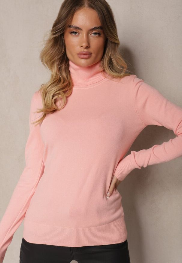 Renee - Różowy Golf Sweterkowy z Domieszką Kaszmiru Zaivanna. Okazja: na spotkanie biznesowe, do pracy, na co dzień, na spacer. Typ kołnierza: golf. Kolor: różowy. Materiał: kaszmir. Sezon: jesień. Styl: klasyczny, biznesowy, casual, elegancki