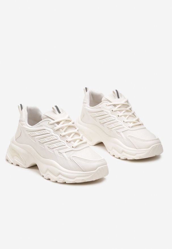 Born2be - Beżowe Sneakersy na Masywnej Podeszwie z Przeszyciami Hatila. Kolor: beżowy