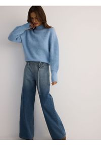 Reserved - Jeansy straight z wiązanym paskiem - niebieski. Stan: podwyższony. Kolor: niebieski #1