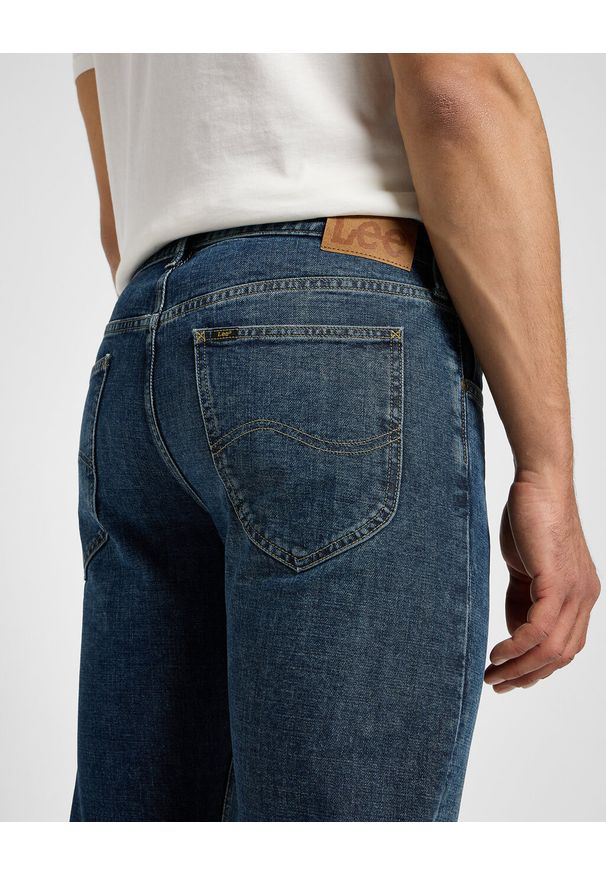 Lee - LEE MĘSKIE SPODNIE JEANSOWE DAREN ZIP FLY VOYAGE 112355906 L707008613