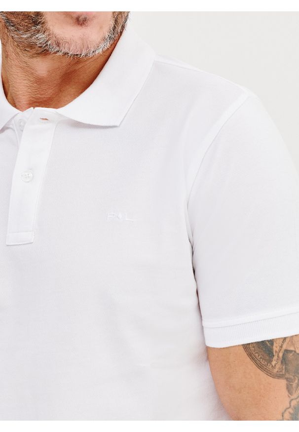 Pako Lorente - PAKO LORENTE – Gładki t-shirt polo w białym kolorze. Okazja: na co dzień. Typ kołnierza: polo. Kolor: zielony, czerwony, szary, żółty, biały. Materiał: bawełna. Wzór: gładki. Styl: casual