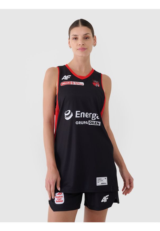 4f - 4F Koszulka meczowa replika wyjazdowa z sezonu 2024/25 damska 4F x MMKS Katarzynki Toruń - multikolor L. Typ kołnierza: dekolt w serek. Kolor: wielokolorowy. Materiał: dzianina, włókno, materiał, syntetyk. Wzór: aplikacja, gładki, ze splotem. Sport: koszykówka, fitness