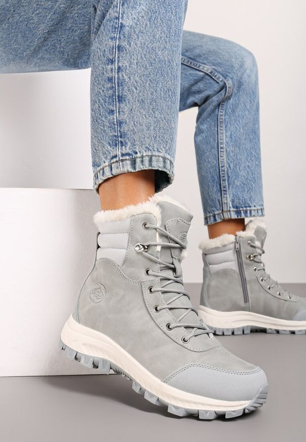 Born2be - Jasnoszare Botki Śniegowce w Trekkingowym Stylu na Grubej Podeszwie Elorene. Kolor: szary. Materiał: dzianina, wełna. Sezon: zima. Styl: klasyczny, elegancki