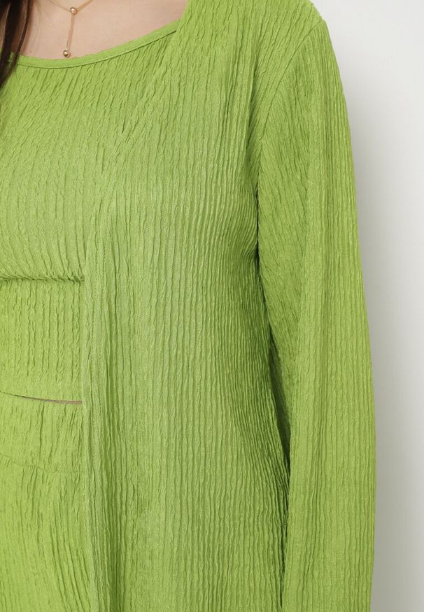Born2be - Jasnozielony Komplet z Prążkowanego Materiału Koszula Top i Szerokie Spodnie Ratels. Kolor: zielony. Materiał: prążkowany, materiał