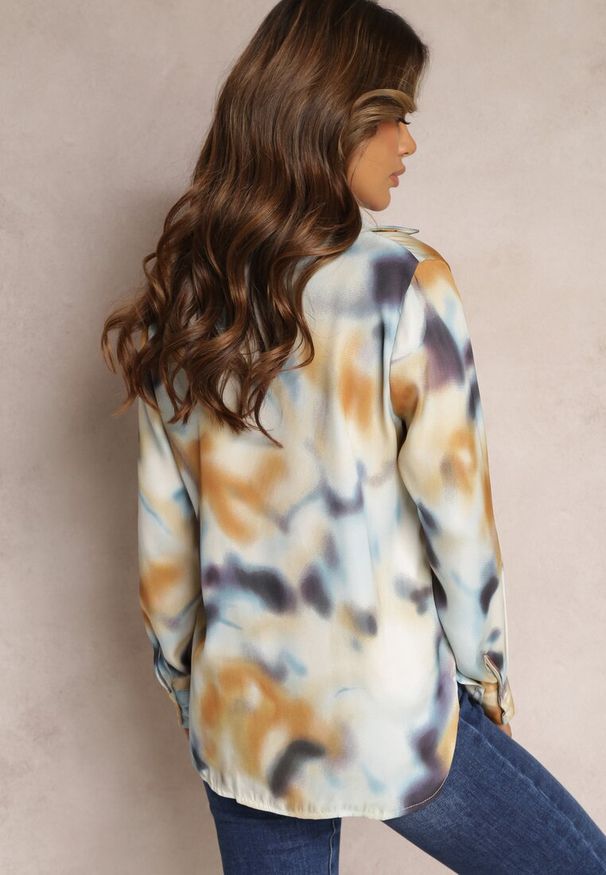 Renee - Niebiesko-Brązowa Wzorzysta Koszula z Guzikami i Długimi Rękawami z Mankietami Skadi. Kolor: niebieski. Długość rękawa: długi rękaw. Długość: długie. Styl: klasyczny