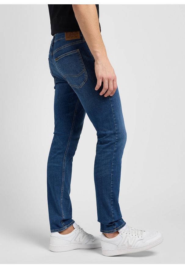 Lee - MESKIE SPODNIE LEE LUKE EAST NEW YORK 112346319. Okazja: na spotkanie biznesowe, na co dzień. Styl: biznesowy, klasyczny, casual