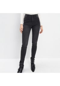 Mohito - Jeansy skinny - Czarny. Kolor: czarny. Materiał: jeans #1