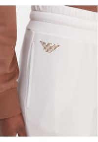 EA7 Emporio Armani Spodnie dresowe 8NTP66 TJ9RZ U0002 Biały Regular Fit. Kolor: biały. Materiał: syntetyk #5
