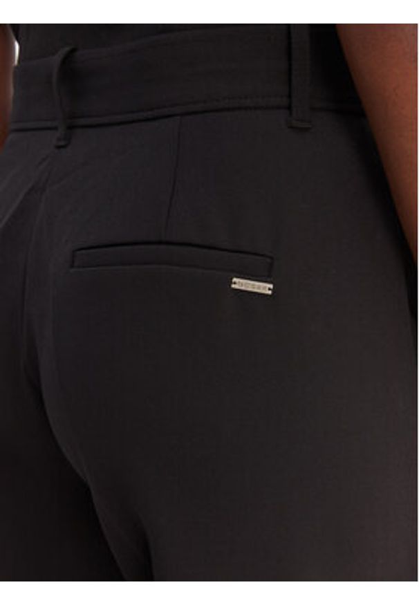 Guess Spodnie materiałowe W6RB02 WH9Y2 Czarny Regular Fit. Kolor: czarny. Materiał: syntetyk