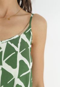 Born2be - Zielony Wzorzysty Kombinezon na Ramiączkach z Długimi Nogawkami z Wiskozy Jarie. Kolor: zielony. Materiał: wiskoza. Długość rękawa: na ramiączkach. Długość: długie. Wzór: geometria. Sezon: wiosna, lato #2