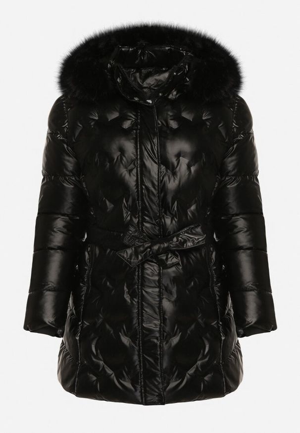 Born2be - Czarna Pikowana Kurtka z Kapturem z Futrem i Wiązanym Paskiem Zenilka. Okazja: na co dzień. Typ kołnierza: kaptur. Kolekcja: plus size. Kolor: czarny. Materiał: futro. Styl: casual, elegancki