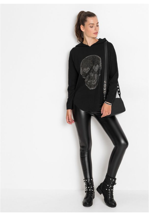 bonprix - Długi shirt oversize z kapturem. Typ kołnierza: kaptur. Kolor: czarny. Długość: długie. Wzór: aplikacja. Styl: rockowy