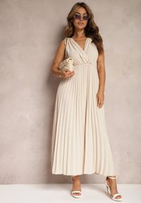 Renee - Beżowa Rozkloszowana Sukienka Plisowana z Wiskozą i Bawełną Wykończona Gumką w Talii Yefia. Okazja: na co dzień. Kolor: beżowy. Materiał: bawełna, wiskoza. Styl: casual