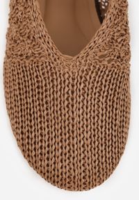 Renee - Brązowe Balerinki Mary Jane VICES z Plecionki z Cholewką z Wycięciem V Corramora. Okazja: na co dzień. Zapięcie: pasek. Kolor: brązowy. Szerokość cholewki: normalna. Wzór: haft. Styl: boho, casual #4