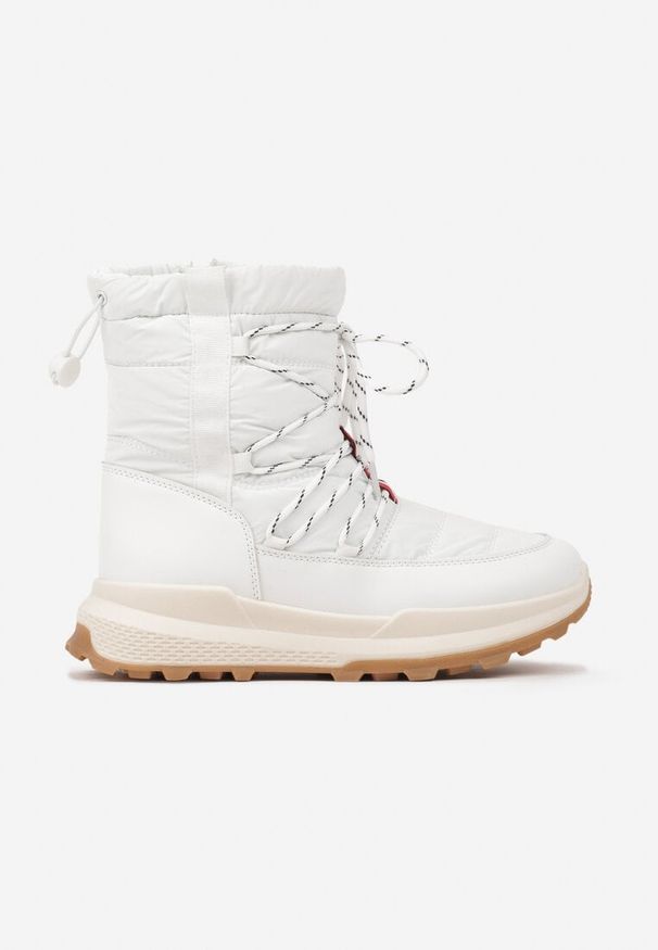 Born2be - Białe Śniegowce na Grubej Podeszwie z Ozdobnym Sznurowaniem Zinnorine. Okazja: na co dzień. Zapięcie: sznurówki. Kolor: biały. Materiał: jeans. Styl: casual, elegancki