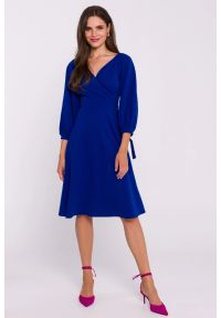 Stylove - Rozkloszowana sukienka z kopertowym dekoltem chabrowa. Kolor: niebieski. Typ sukienki: kopertowe #4