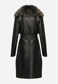 Born2be - Czarny Jednorzędowy Płaszcz z Imitacji Skóry z Wiązanym Paskiem i Odpinanym Futrem Semivora. Okazja: na co dzień. Kolor: czarny. Materiał: futro, skóra. Długość rękawa: długi rękaw. Długość: długie. Styl: elegancki, casual, rockowy #5