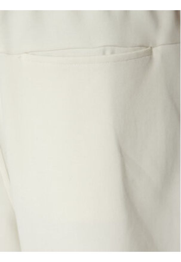 Calvin Klein Jeans Szorty sportowe Logo Tape J30J327246 Écru Regular Fit. Materiał: bawełna. Styl: sportowy