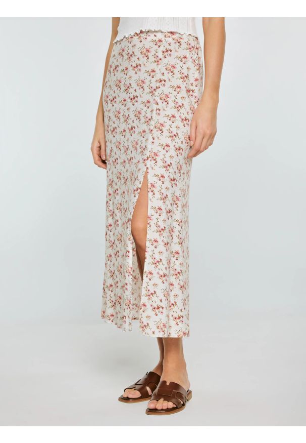 Big-Star - Spódnica damska midi w kwiatowy wzór perłowa Shimenita 103. Kolor: kremowy. Materiał: wiskoza, tkanina. Wzór: kwiaty. Sezon: lato