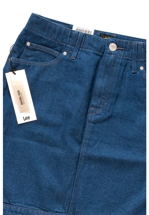 Lee - SPÓDNICA JEANSOWA LEE MOM SKIRT RINSE L38MRE36 112108265. Stan: podwyższony. Materiał: jeans. Wzór: jednolity. Sezon: lato
