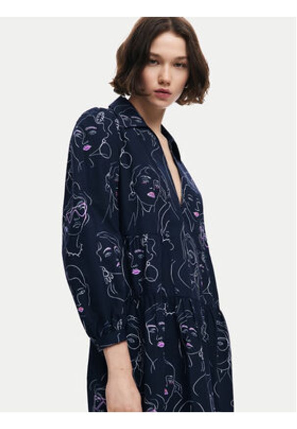 Desigual Sukienka codzienna Louisville 24WWVW66 Granatowy Loose Fit. Okazja: na co dzień. Kolor: niebieski. Materiał: bawełna. Typ sukienki: proste. Styl: casual