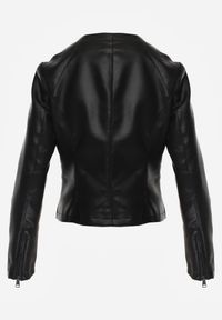 Renee - Czarna Kurtka w Stylu Gładkiej Ramoneski z Dekoltem Crew Neck Issanore. Okazja: na co dzień. Kolor: czarny. Materiał: poliester, skóra. Wzór: gładki. Styl: casual, klasyczny #4