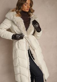 Renee - Biała Kurtka z Pikowanymi Przeszyciami Futerkiem i Paskiem Serapella. Okazja: na spacer, na imprezę. Kolor: biały. Materiał: futro #3