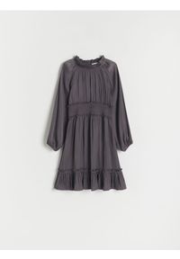 Reserved - Sukienka z połyskującej tkaniny - ciemnoszary. Kolor: szary. Materiał: tkanina #1