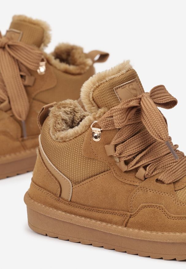 Born2be - Brązowe Sneakersy Vices w Stylu Śniegowców Ocieplane z Szerokim Sznurowaniem Rennith. Okazja: na spacer. Kolor: brązowy. Materiał: wełna, jeans. Sezon: jesień. Obcas: na płaskiej podeszwie. Sport: golf, turystyka piesza