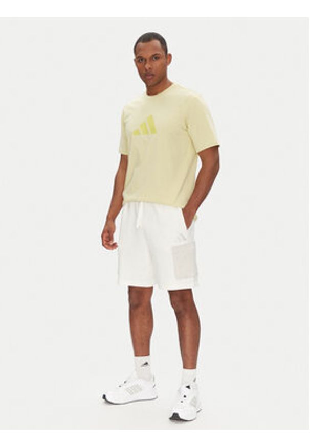 Adidas - adidas Szorty sportowe ALL SZN French Terry Colorblock JN9483 Biały Regular Fit. Kolor: biały. Materiał: bawełna. Styl: sportowy
