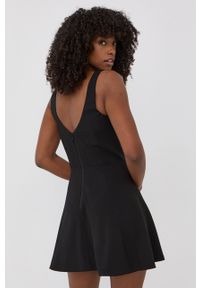 BARDOT - Bardot sukienka kolor czarny mini rozkloszowana. Typ kołnierza: dekolt gorset. Kolor: czarny. Długość rękawa: na ramiączkach. Typ sukienki: gorsetowe, rozkloszowane. Długość: mini #3
