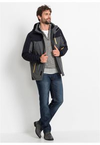 bonprix - Wodoodporna kurtka funkcjonalna z odpinanym kapturem. Typ kołnierza: kaptur. Kolor: szary. Materiał: materiał. Wzór: nadruk. Sezon: zima #3