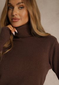 Renee - Brązowy Golf Sweter o Dopasowanym Kroju z Kaszmirem Zairith. Okazja: do pracy, na spacer, na co dzień, na spotkanie biznesowe. Typ kołnierza: golf. Kolor: brązowy. Materiał: kaszmir. Wzór: aplikacja. Styl: klasyczny, casual, elegancki, biznesowy #5