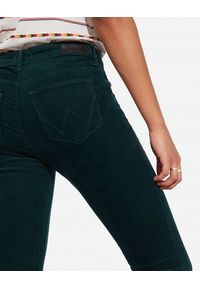 Wrangler - WRANGLER SKINNY SPODNIE DAMSKIE PINE W28KWLG01