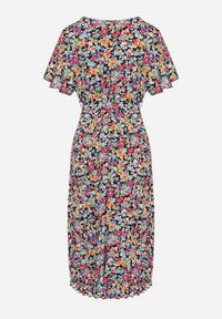 Born2be - Czarna Rozkloszowana Sukienka w Kwiaty z Kopertowym Dekoltem Plisowana Lanasira. Kolor: czarny. Wzór: kwiaty. Typ sukienki: kopertowe #5