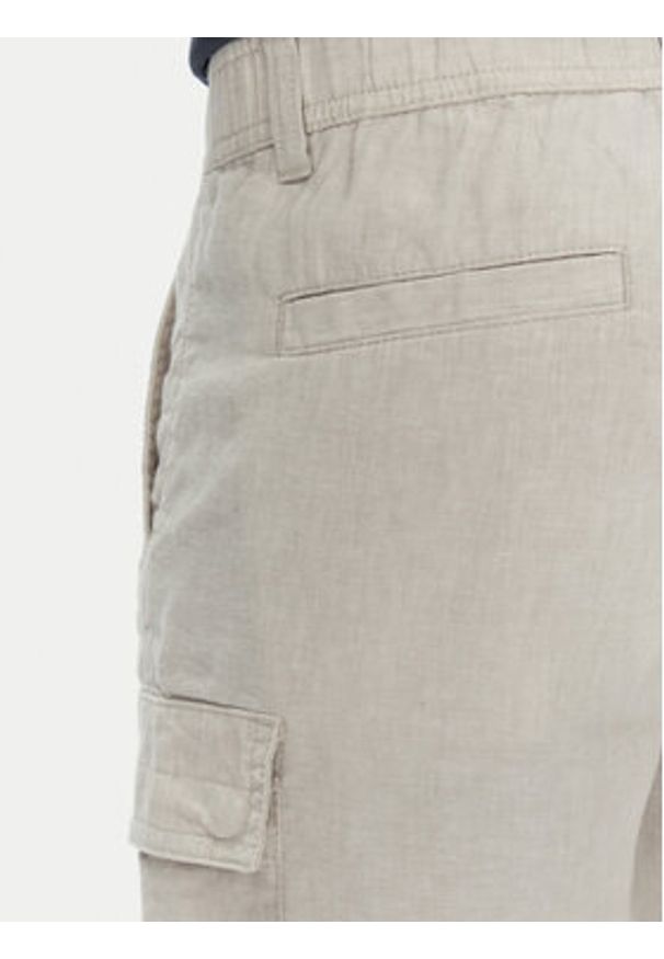 BOSS Szorty materiałowe Sisla-9-Cargo-Shorts 50536888 Beżowy Tapered Fit. Kolor: beżowy. Materiał: syntetyk