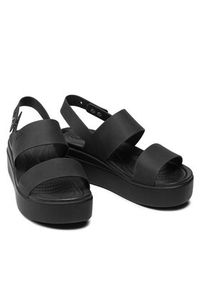 Crocs Sandały Brooklyn Low Wedge W 206453 Czarny. Kolor: czarny