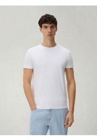 Reserved - T-shirt slim z bawełny pima - biały. Kolor: biały. Materiał: bawełna