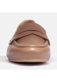 Marco Shoes Loafersy ze skórzaną ozdobą beżowy. Kolor: beżowy. Materiał: skóra. Wzór: aplikacja #9