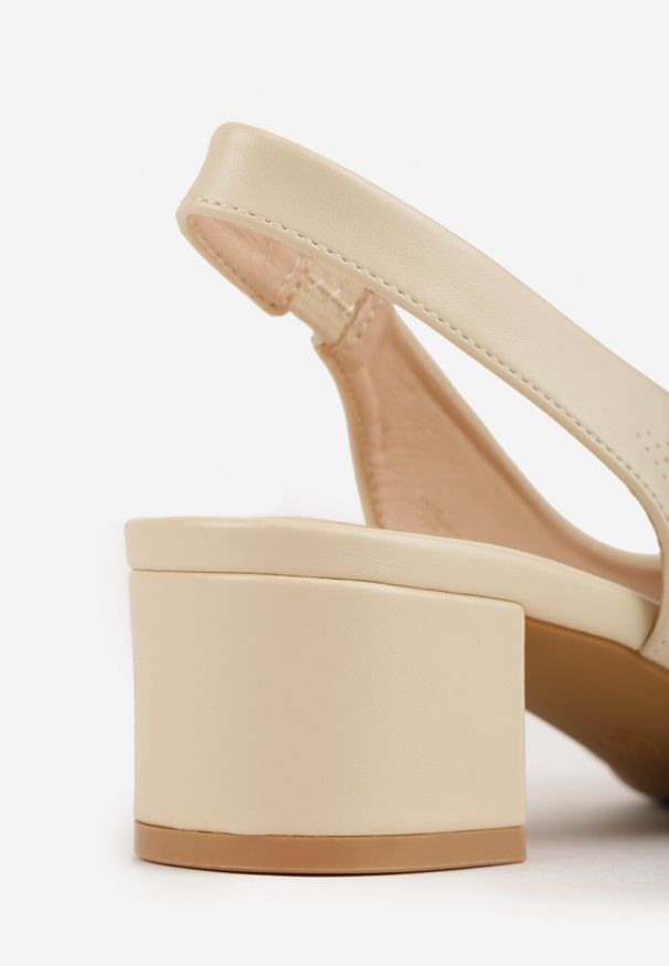 Born2be - Beżowe Sandały Slingback Vices na Słupku Zdobione Perforacją Telanisia. Okazja: na co dzień. Nosek buta: szpiczasty. Kolor: beżowy. Materiał: jeans. Wzór: aplikacja. Obcas: na słupku. Styl: casual, elegancki