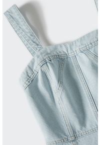 mango - Mango sukienka jeansowa Alina kolor fioletowy mini rozkloszowana. Typ kołnierza: dekolt w karo. Kolor: fioletowy. Materiał: jeans. Długość rękawa: na ramiączkach. Typ sukienki: rozkloszowane. Długość: mini