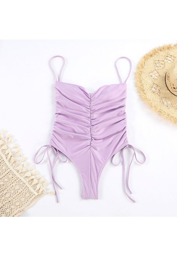 Intica - Jednoczęściowy strój kąpielowy bodycon z regulowanymi ramiączkami Raimonda. Kolor: fioletowy. Materiał: tkanina