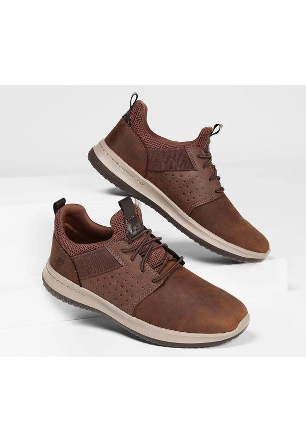 skechers - Buty sportowe męskie Skechers Delson Axton sneakersy brązowe (65870-CDB). Zapięcie: sznurówki. Kolor: brązowy. Materiał: guma, syntetyk, materiał. Szerokość cholewki: normalna. Sport: turystyka piesza