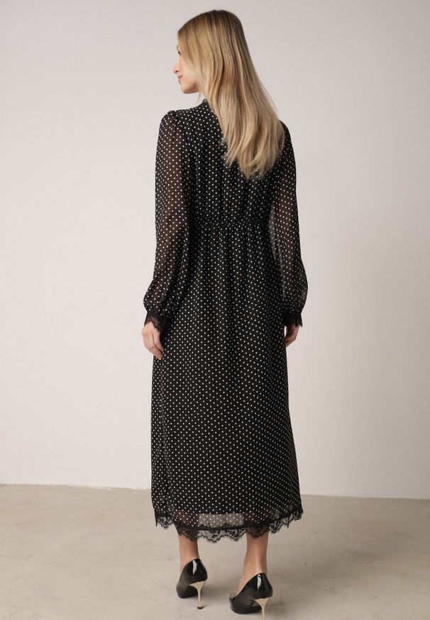 Born2be - Czarna Sukienka w Kropki z Koronką i Transparentnymi Rękawami Hetiera. Okazja: na co dzień. Kolor: czarny. Materiał: koronka. Wzór: kropki, koronka. Styl: casual, klasyczny