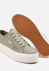 Renee - Ciemnobeżowe Basicowe Trampki na Platformie Mailiselle. Okazja: na co dzień. Kolor: beżowy. Materiał: jeans. Obcas: na platformie. Styl: casual