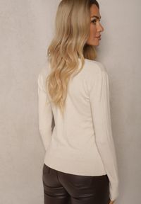 Renee - Jasnobeżowy Sweter z Bawełną i Trójkątnym Dekoltem Eulinevia. Okazja: na spotkanie biznesowe, na co dzień. Kolor: beżowy. Materiał: bawełna. Wzór: aplikacja. Styl: biznesowy, casual #5